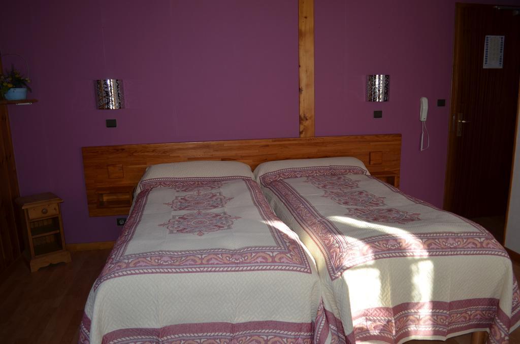 Les Touristes Hotel Abondance Phòng bức ảnh
